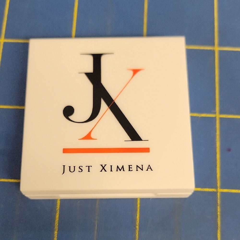 Just Ximena Sparkling Champagne Highlighter 1 gram